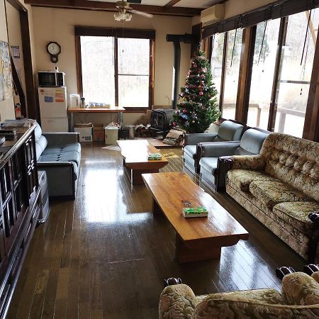 Hakuba Powder Republic Bed & Breakfast Exterior photo